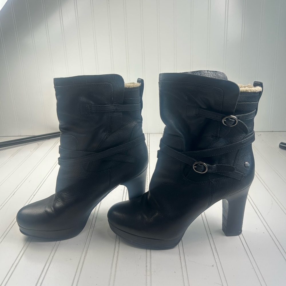 UGG Black Olivia Leather Sheepskin High-Heel Platform Boots  Women’s Size 8 - Picture 12 of 12